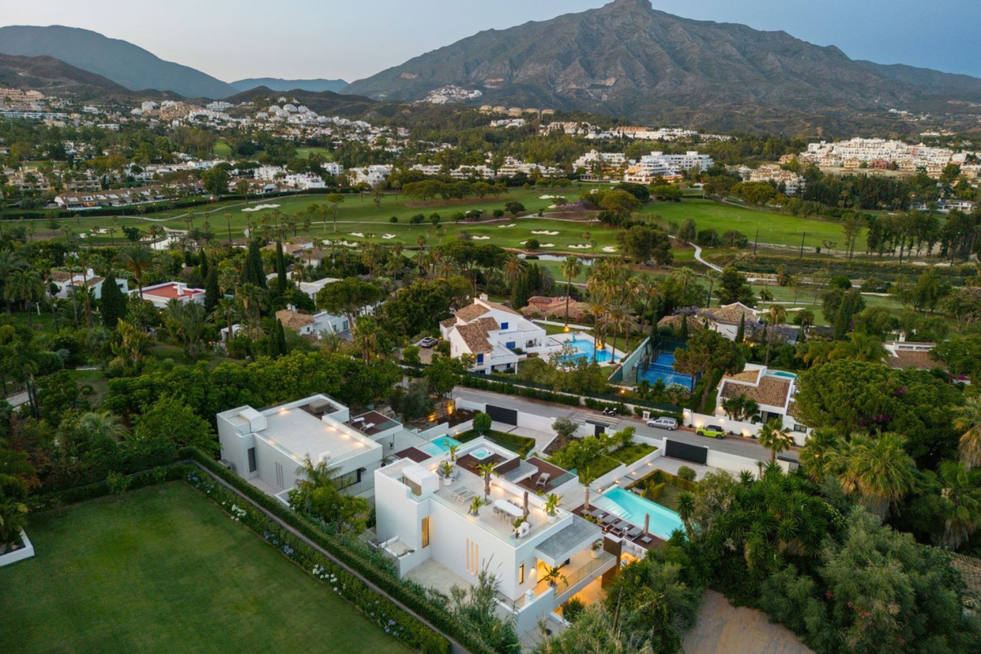 Resale - House - Nueva Andalucía - Nueva Andalucia