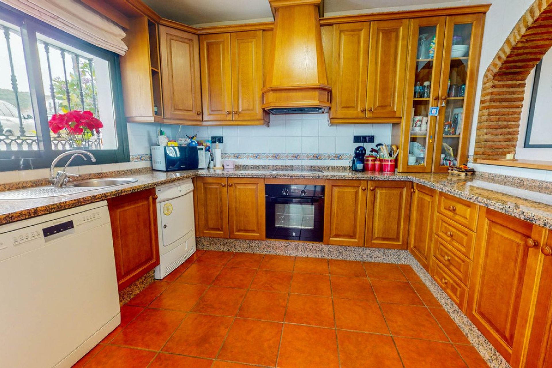 Resale - House - Semi-Detached House - Benahavís - Benahavís Centro