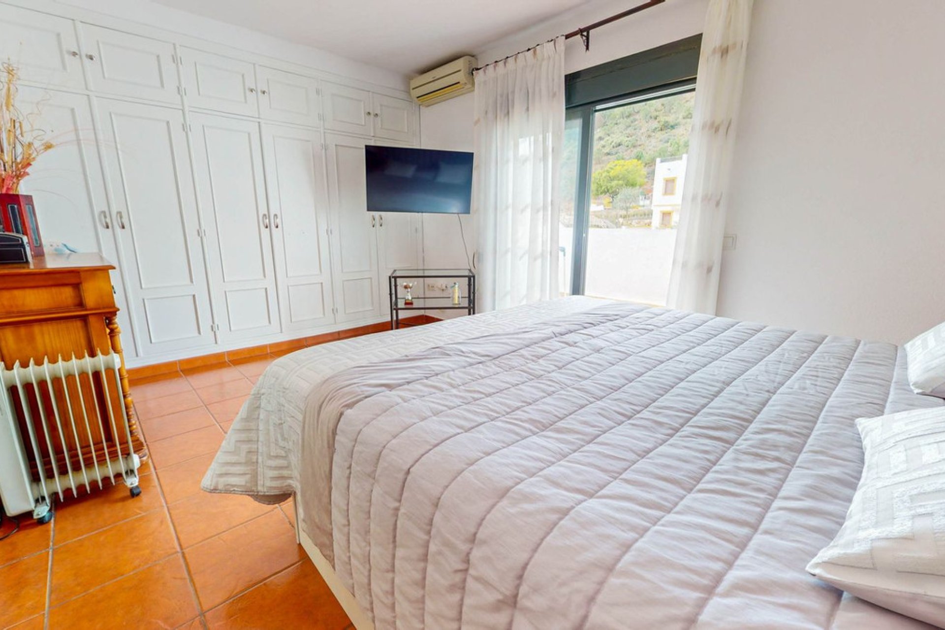 Resale - House - Semi-Detached House - Benahavís - Benahavís Centro