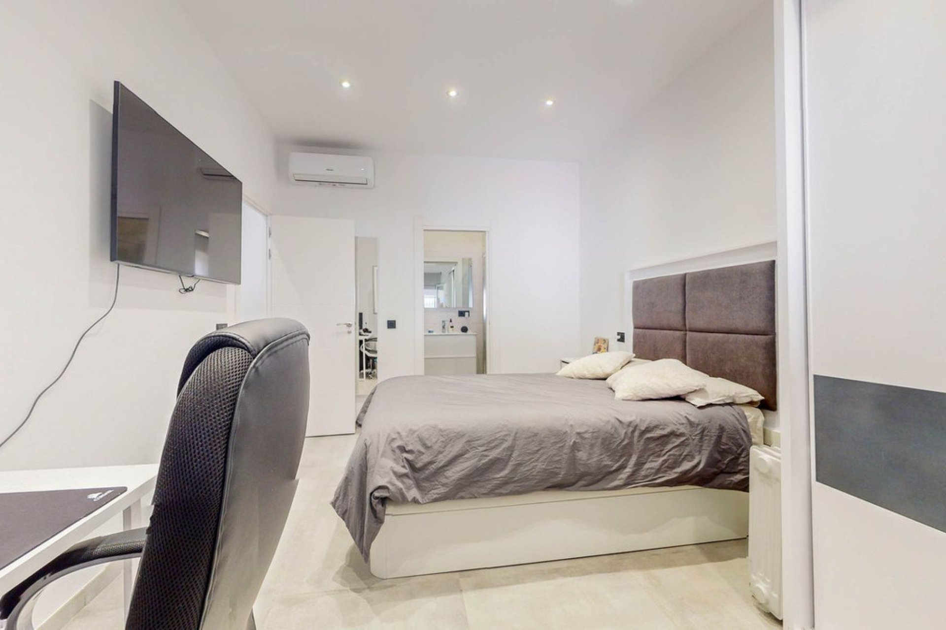 Resale - House - Semi-Detached House - Benahavís - Benahavís Centro