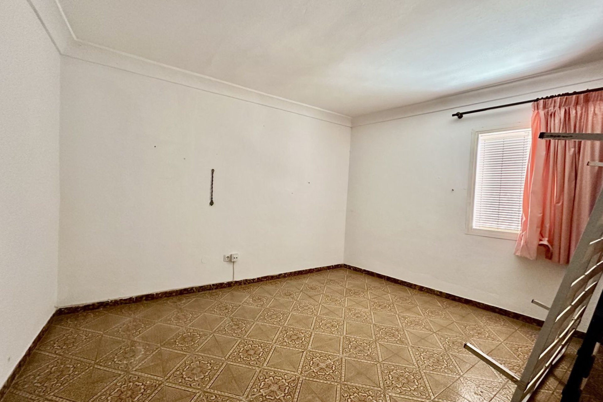 Resale - House - Semi-Detached House - Benahavís - Benahavís Centro