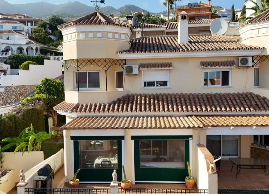 Resale - House - Semi-Detached House - Benalmádena - Benalmadena Pueblo