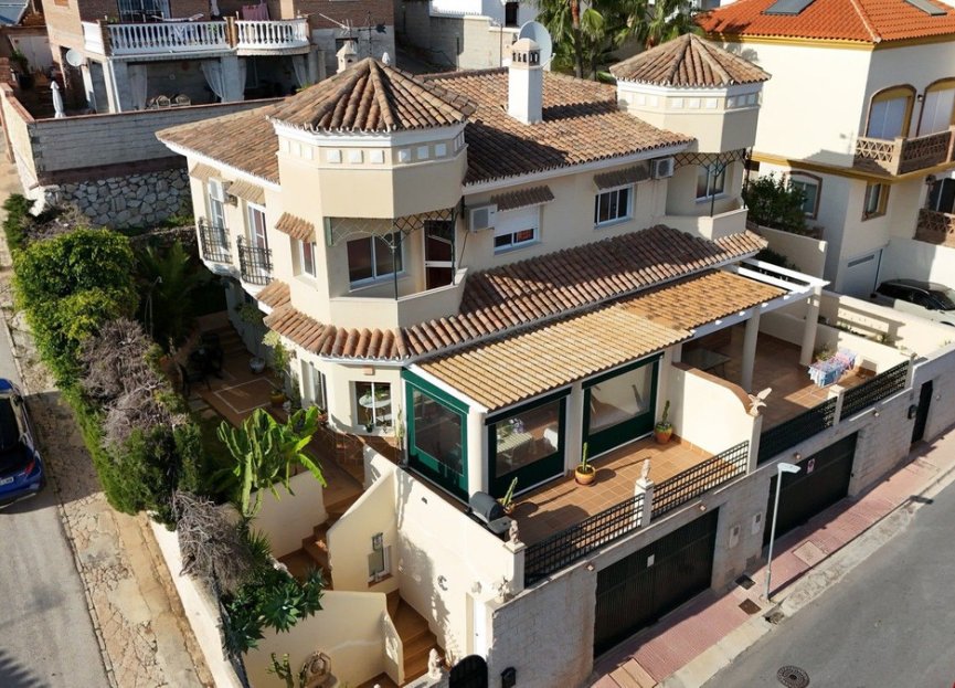 Resale - House - Semi-Detached House - Benalmádena - Benalmadena Pueblo