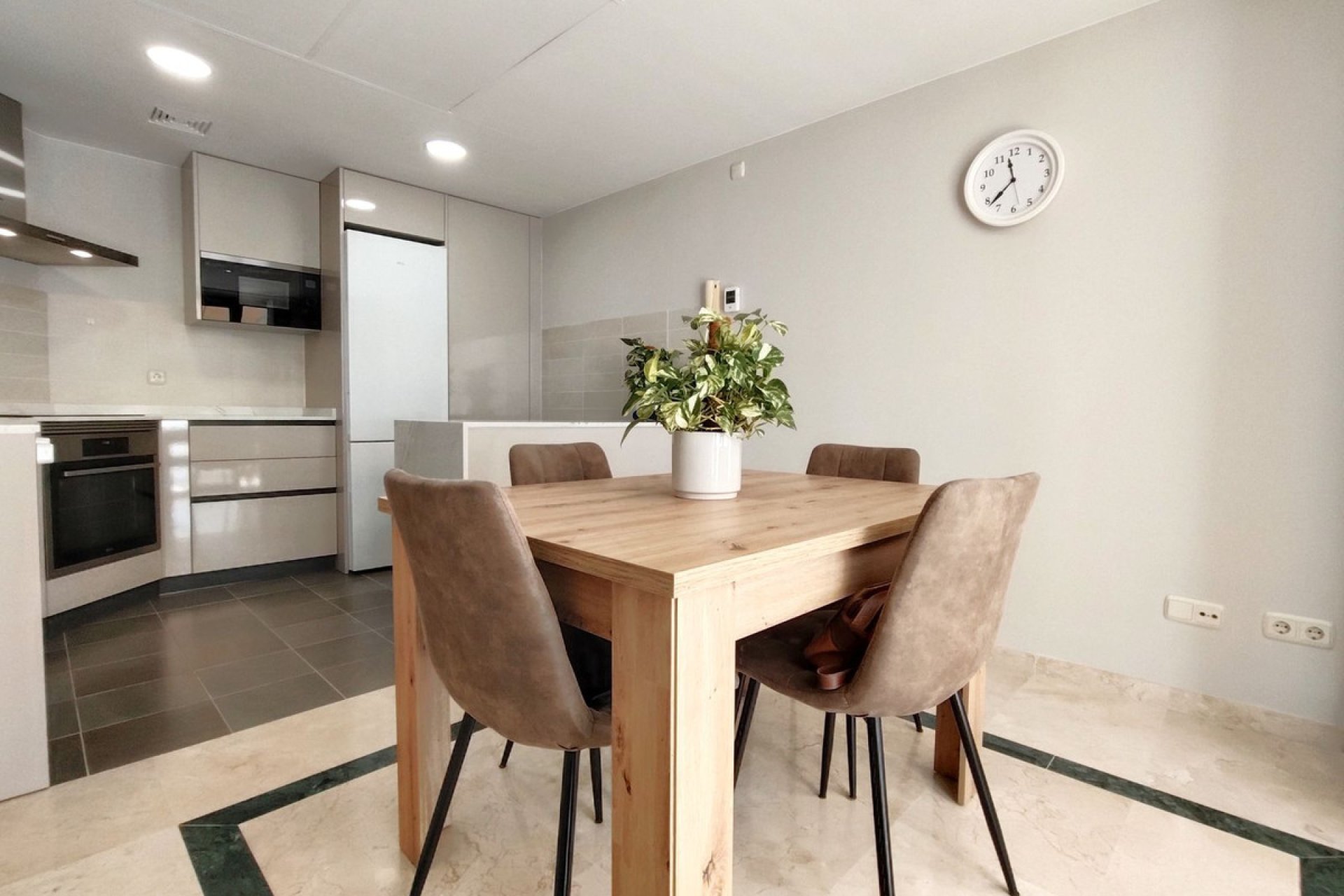 Resale - House - Semi-Detached House - Casares - Casares Centro