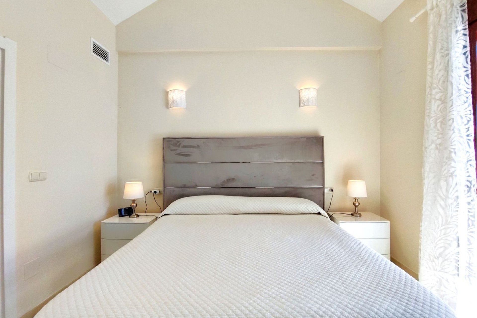 Resale - House - Semi-Detached House - Casares - Casares Centro