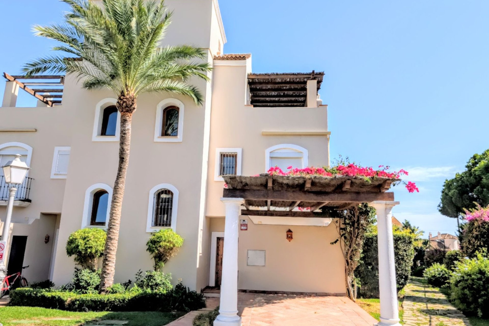 Resale - House - Semi-Detached House - El Paraiso - El Paraíso