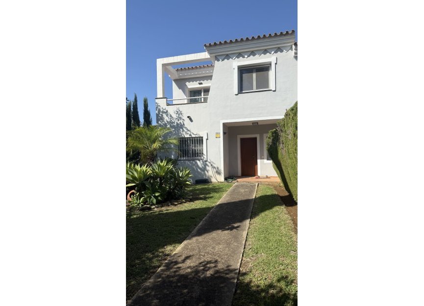 Resale - House - Semi-Detached House - Estepona - Atalaya
