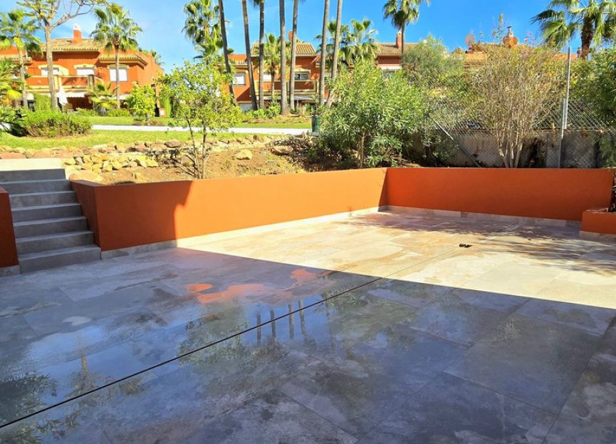 Resale - House - Semi-Detached House - Estepona - Atalaya