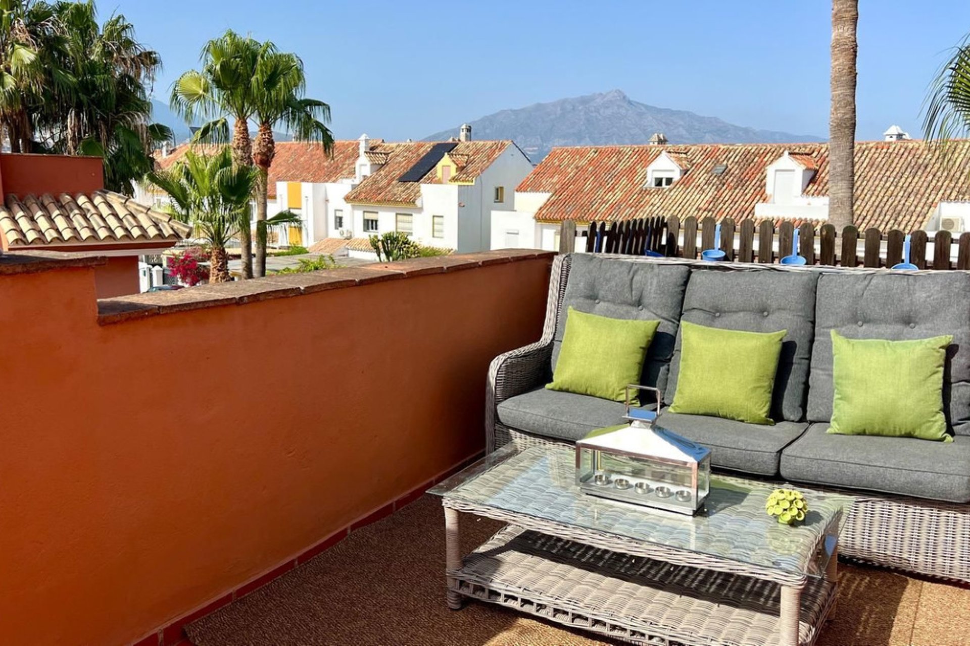 Resale - House - Semi-Detached House - Estepona - Atalaya