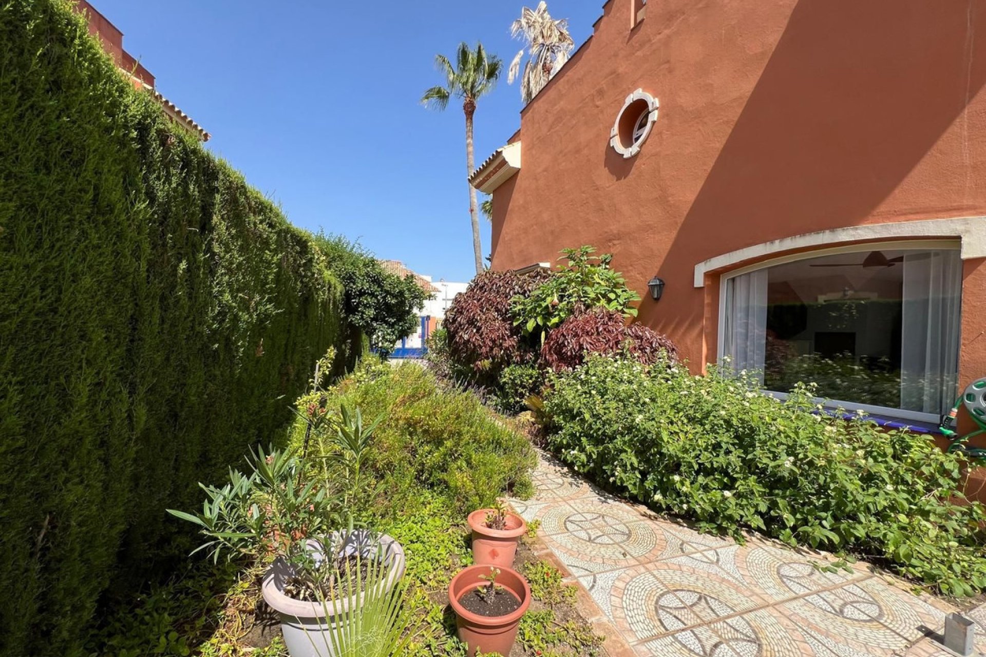 Resale - House - Semi-Detached House - Estepona - Atalaya