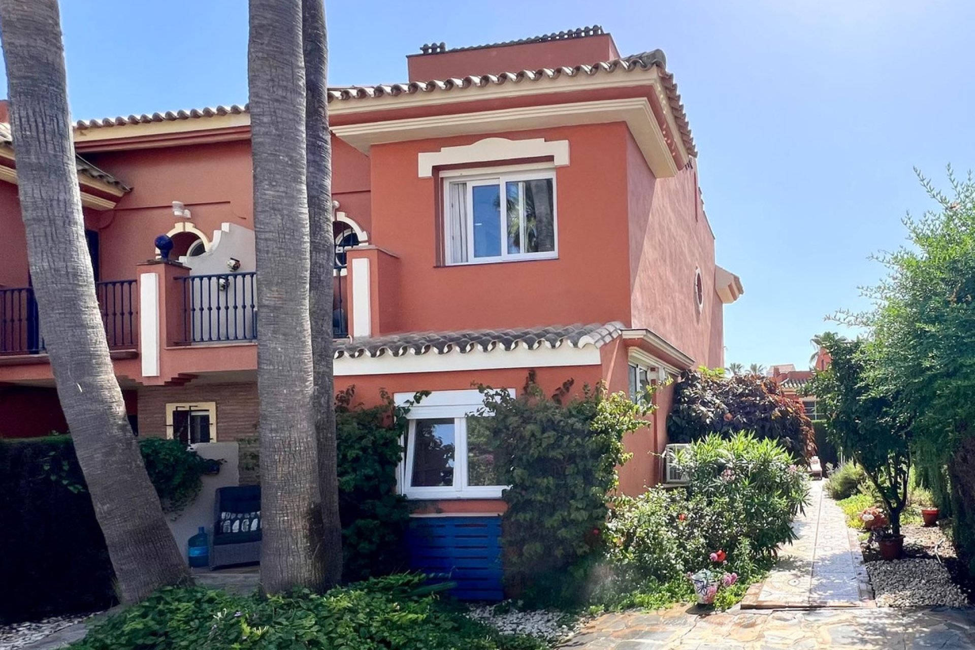 Resale - House - Semi-Detached House - Estepona - Atalaya