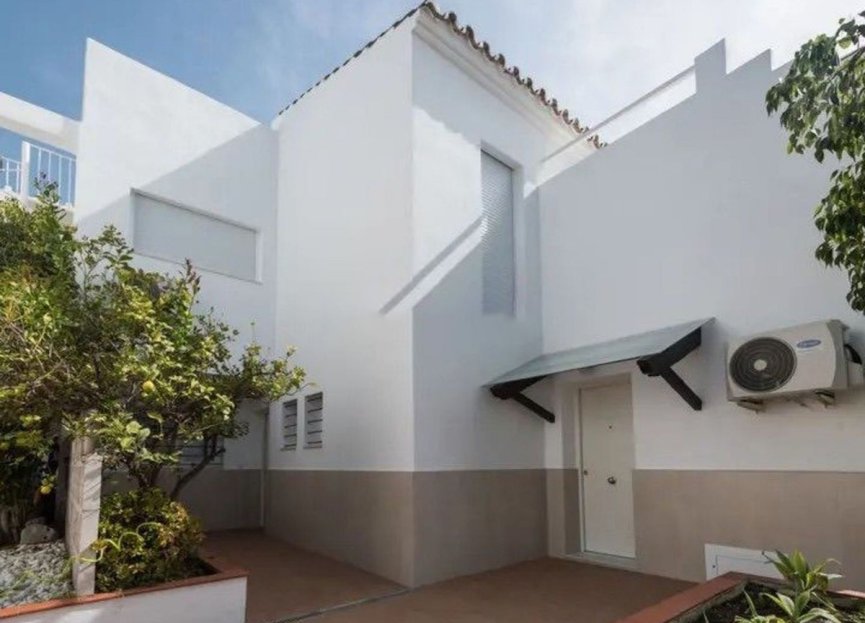 Resale - House - Semi-Detached House - Estepona - Atalaya