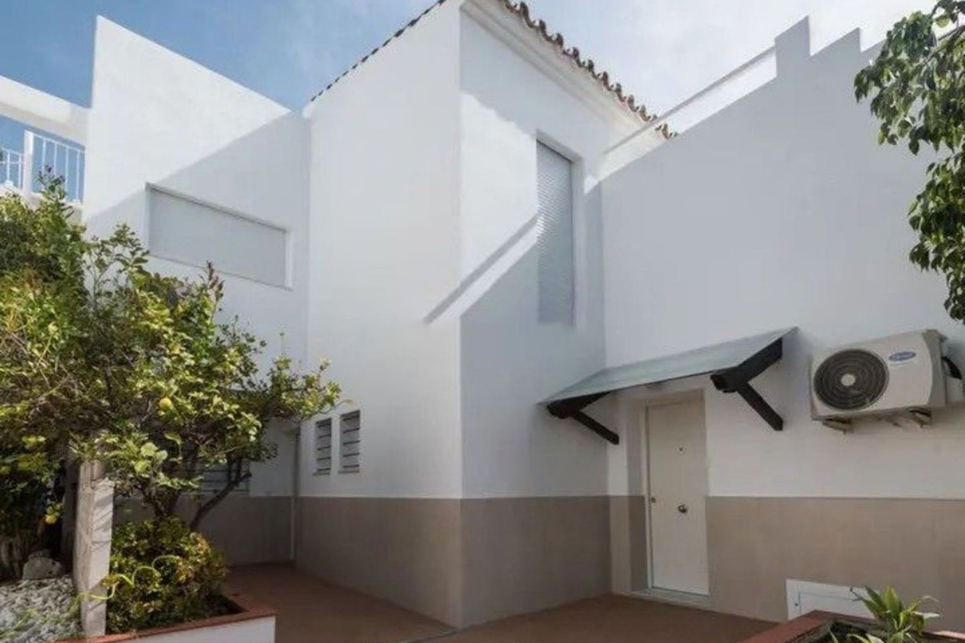 Resale - House - Semi-Detached House - Estepona - Atalaya