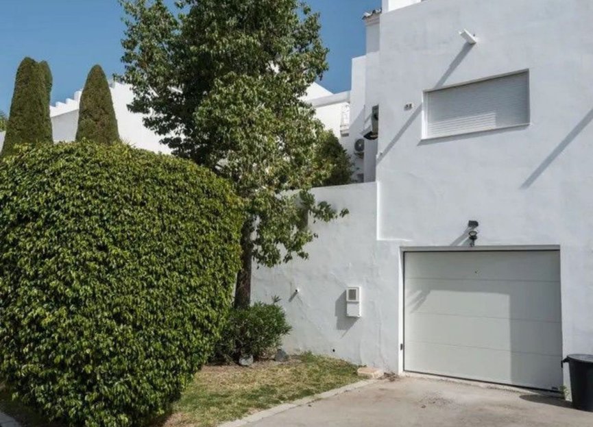 Resale - House - Semi-Detached House - Estepona - Atalaya