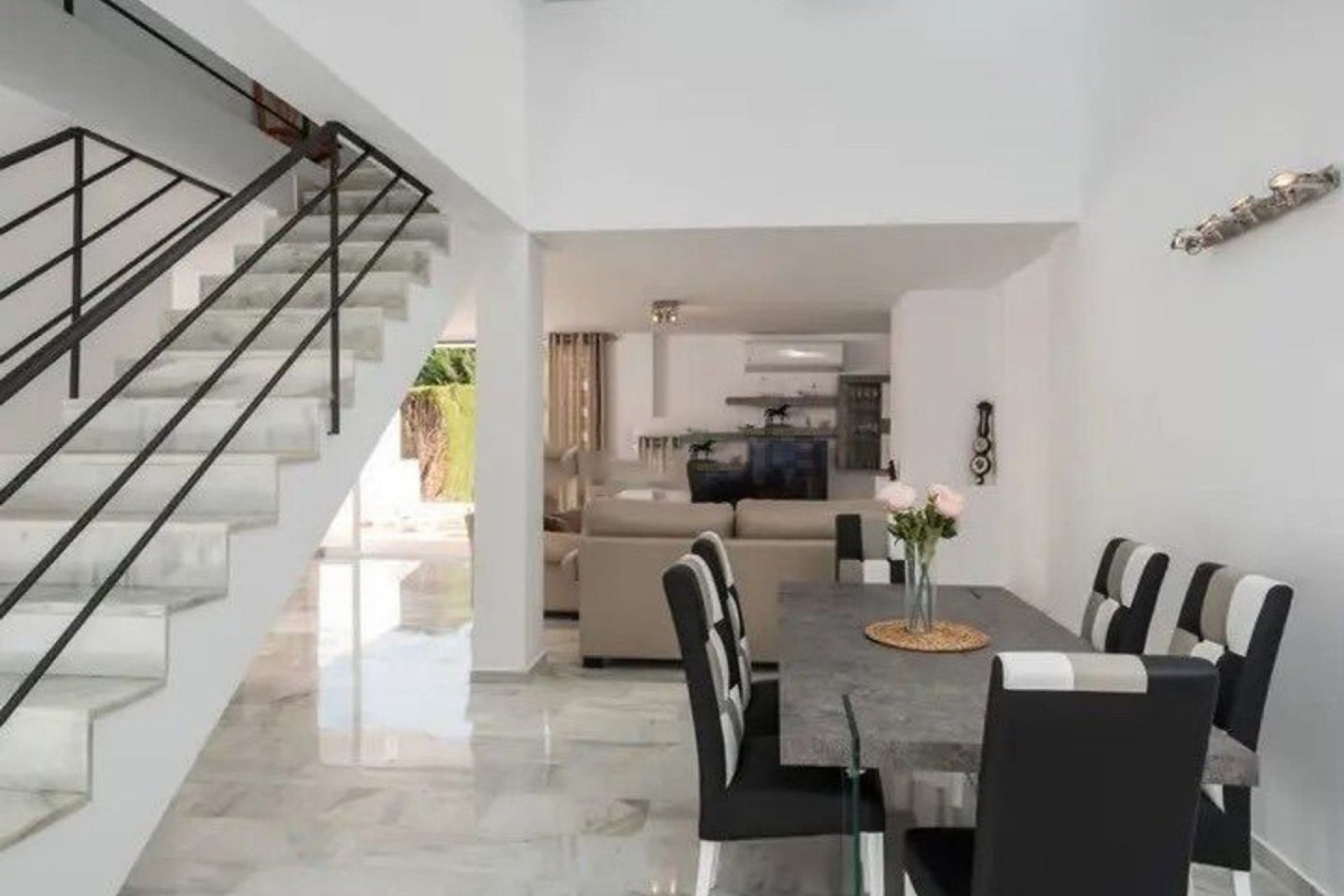 Resale - House - Semi-Detached House - Estepona - Atalaya