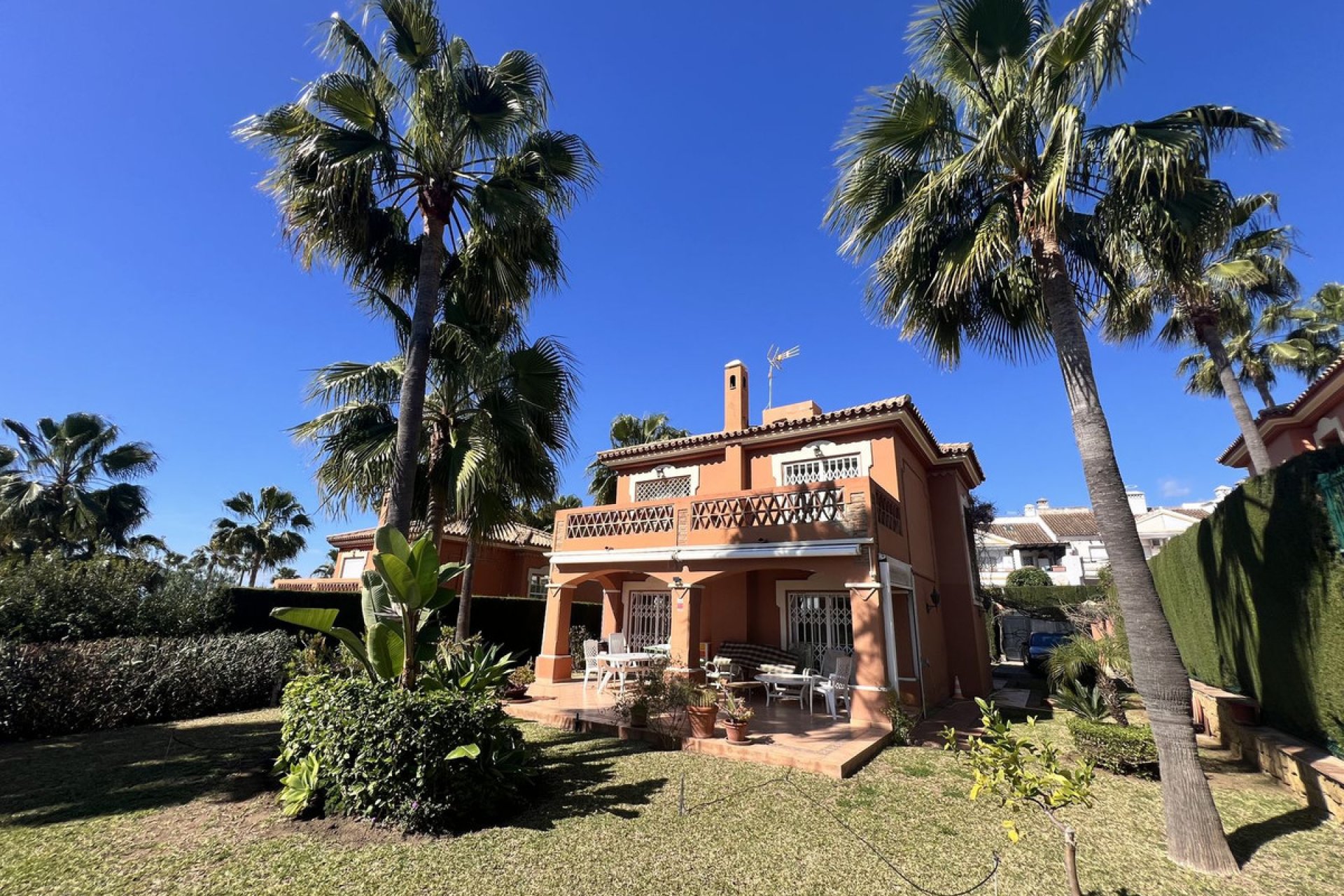 Resale - House - Semi-Detached House - Estepona - Atalaya