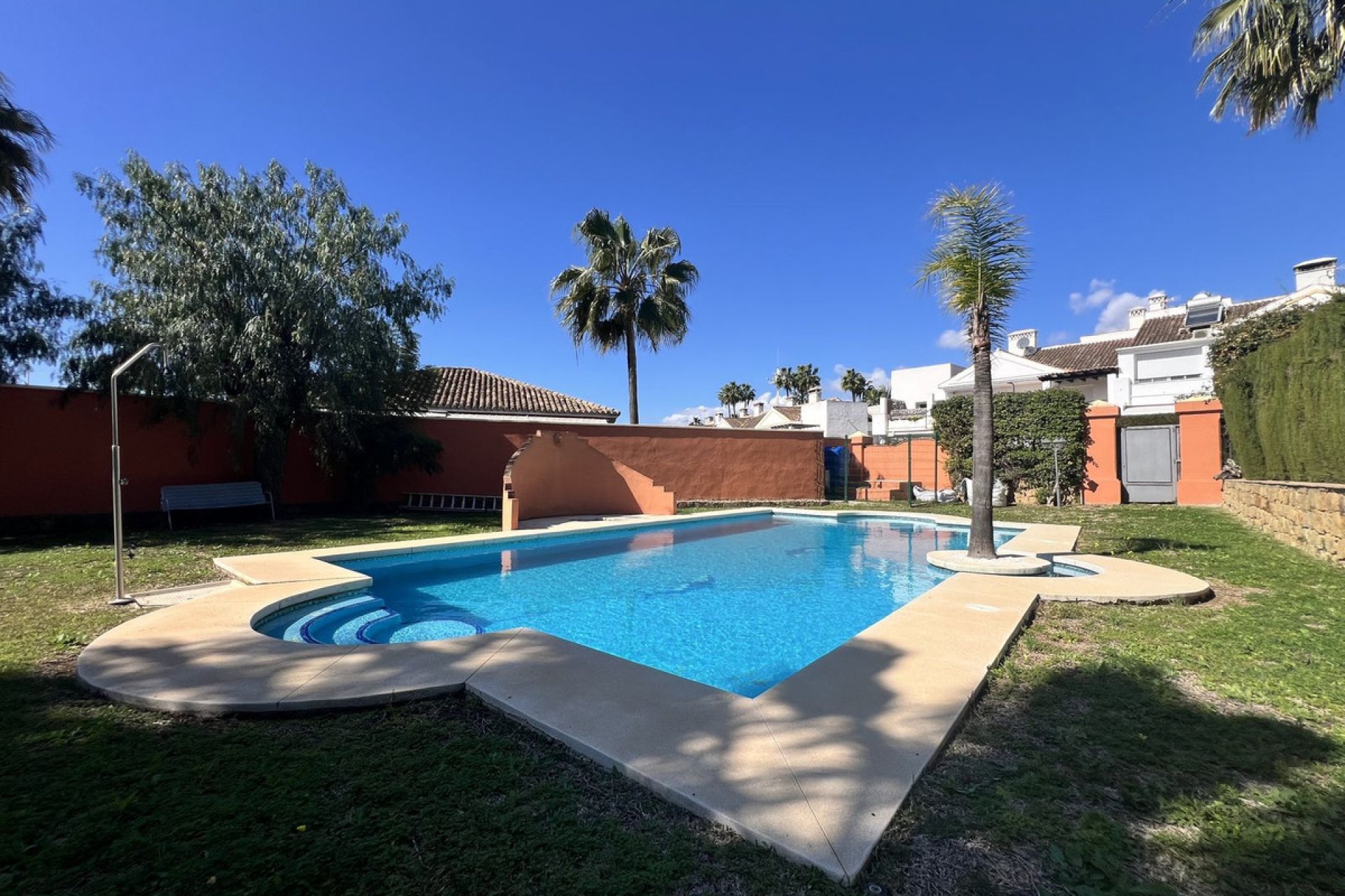 Resale - House - Semi-Detached House - Estepona - Atalaya