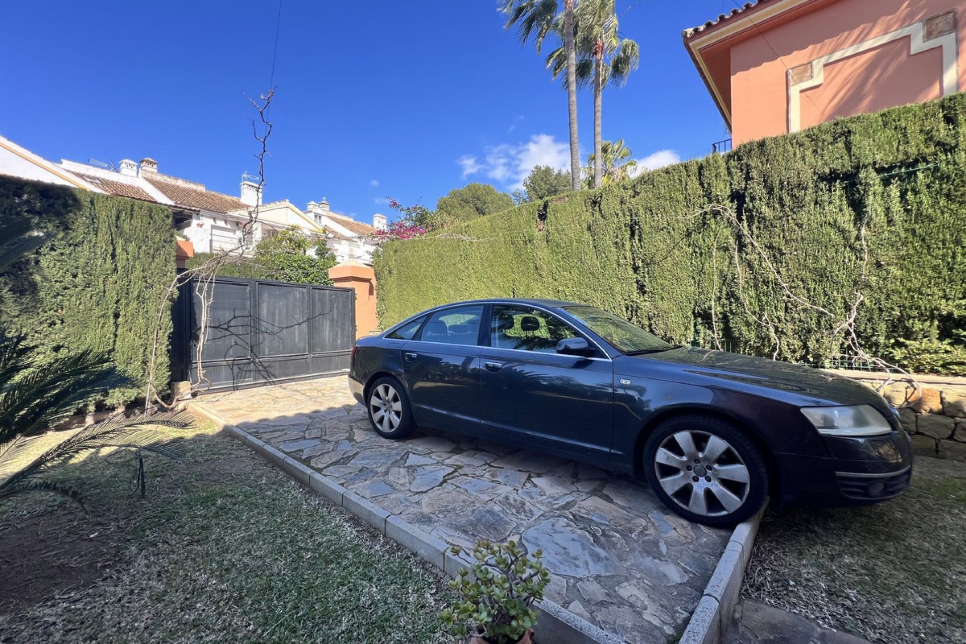 Resale - House - Semi-Detached House - Estepona - Atalaya