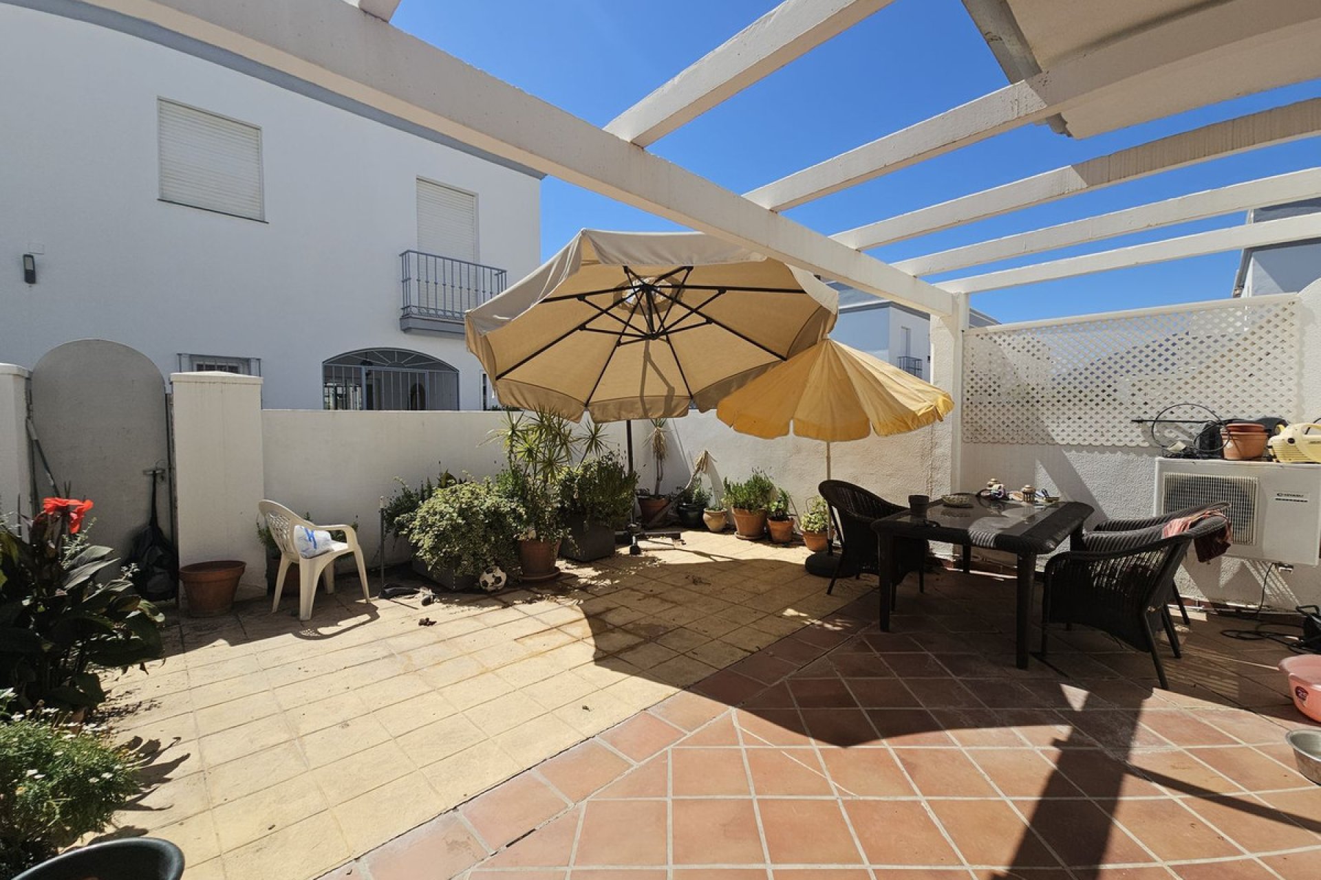 Resale - House - Semi-Detached House - Estepona - Atalaya