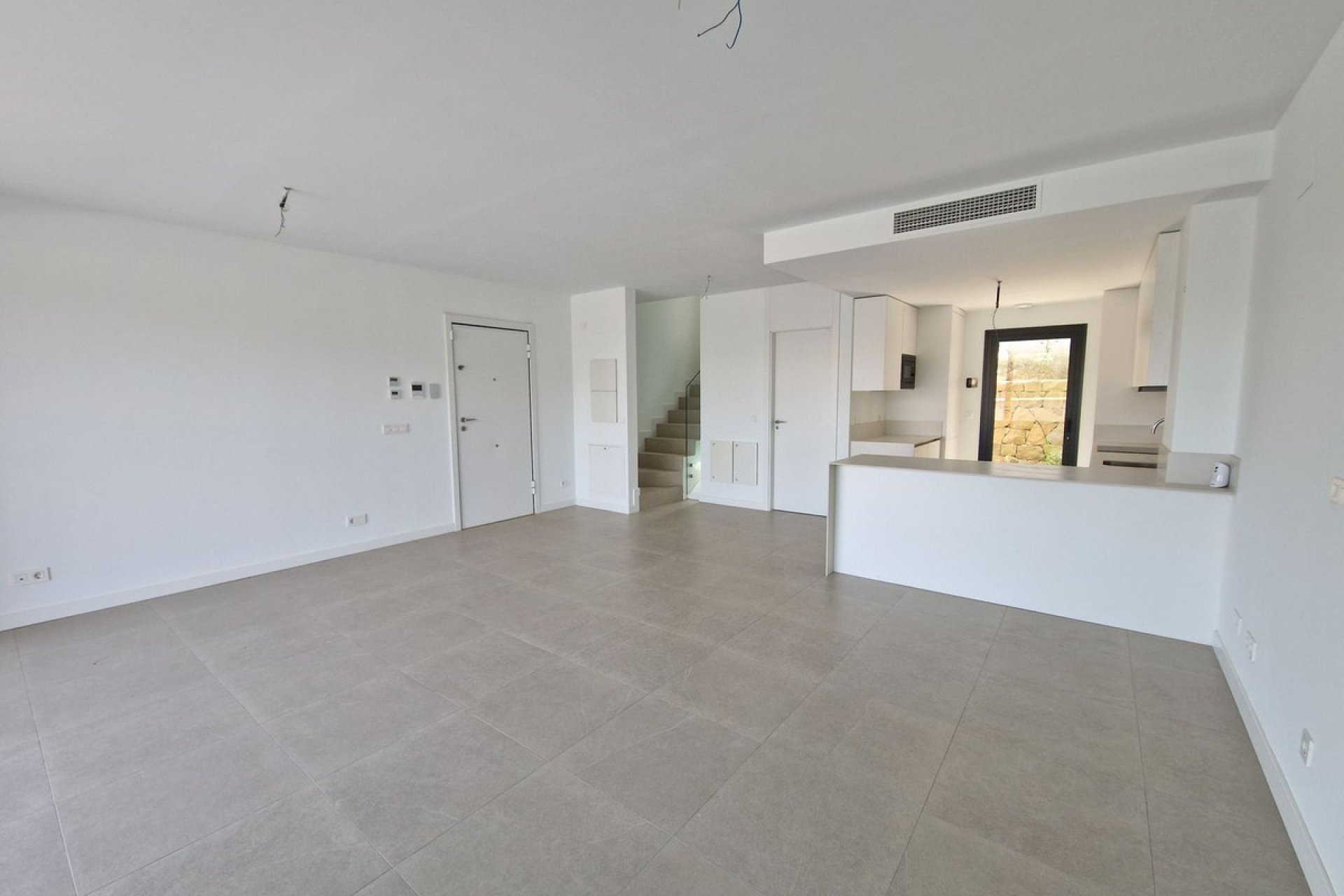 Resale - House - Semi-Detached House - Estepona - Atalaya