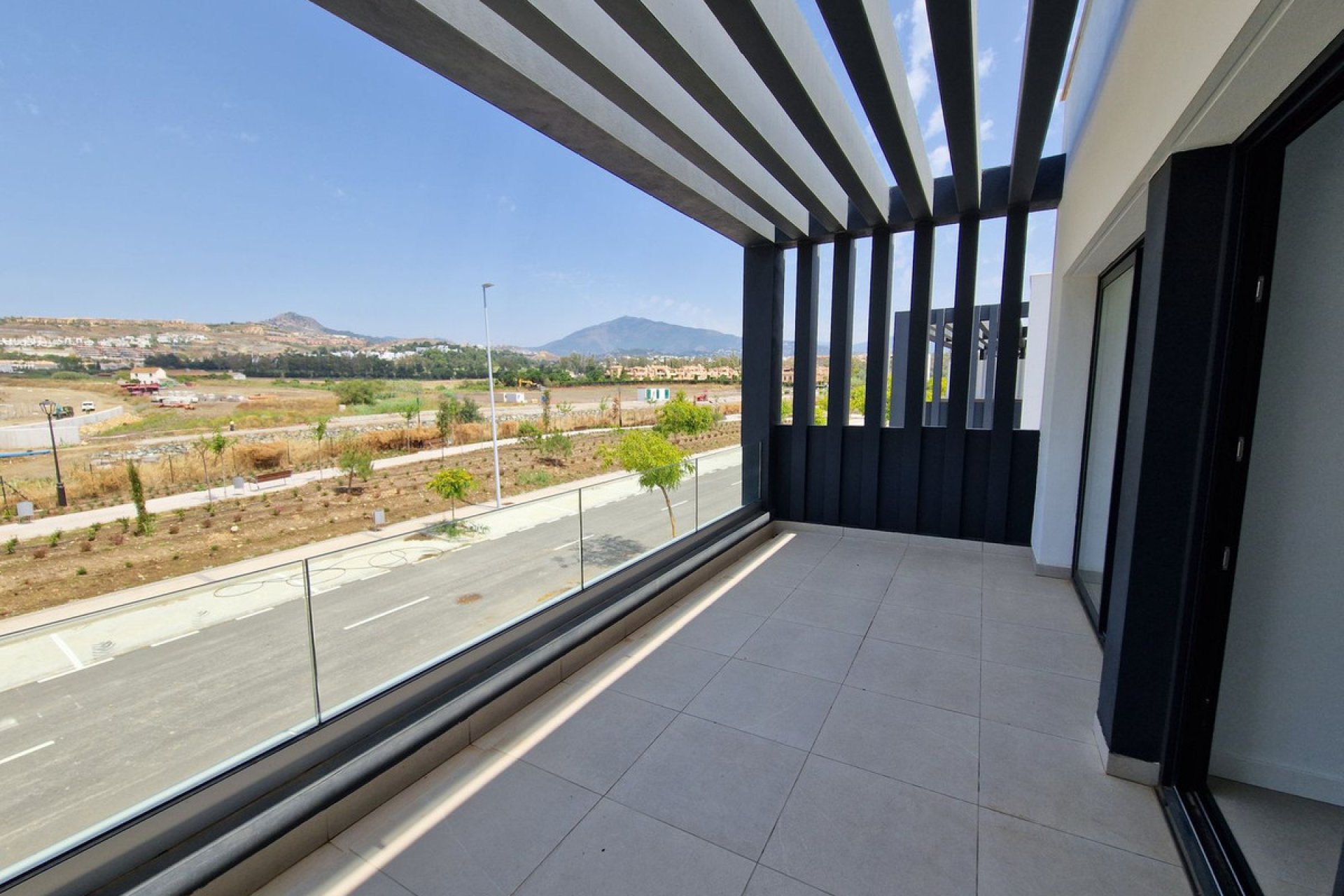 Resale - House - Semi-Detached House - Estepona - Atalaya