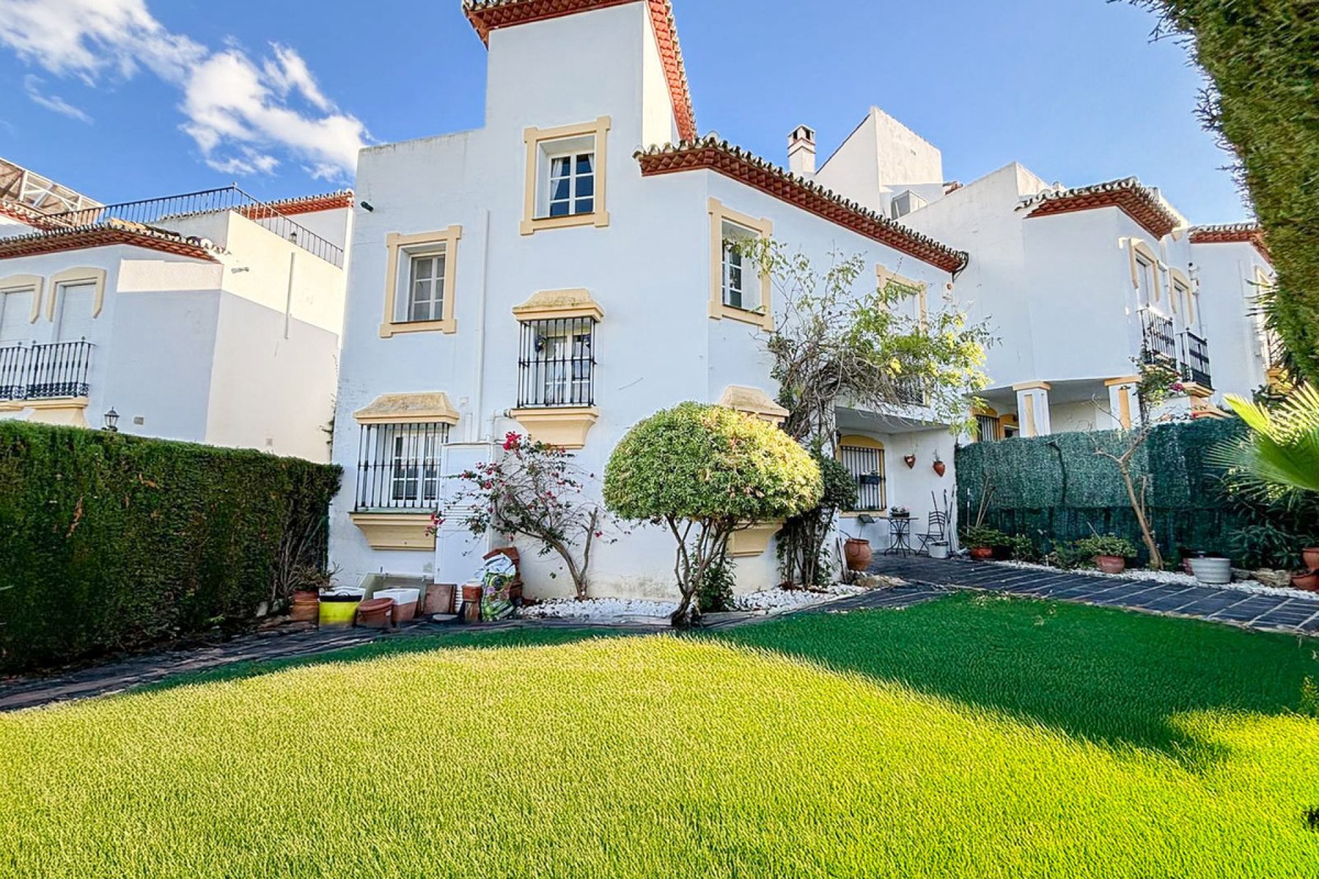 Resale - House - Semi-Detached House - Estepona - Bel Air