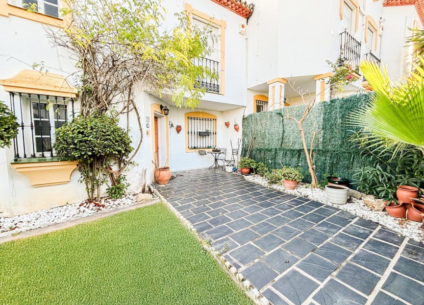 Resale - House - Semi-Detached House - Estepona - Bel Air