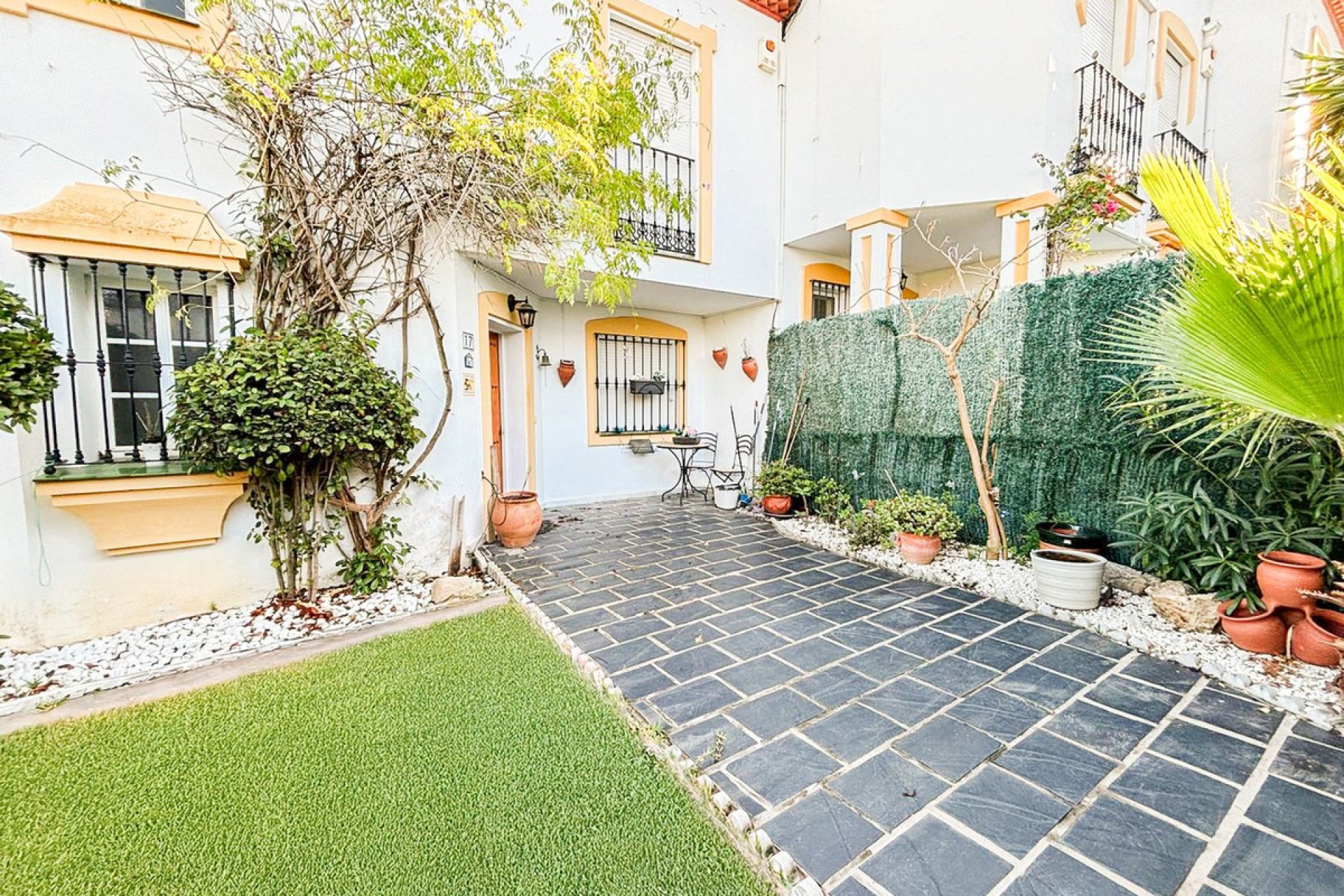 Resale - House - Semi-Detached House - Estepona - Bel Air