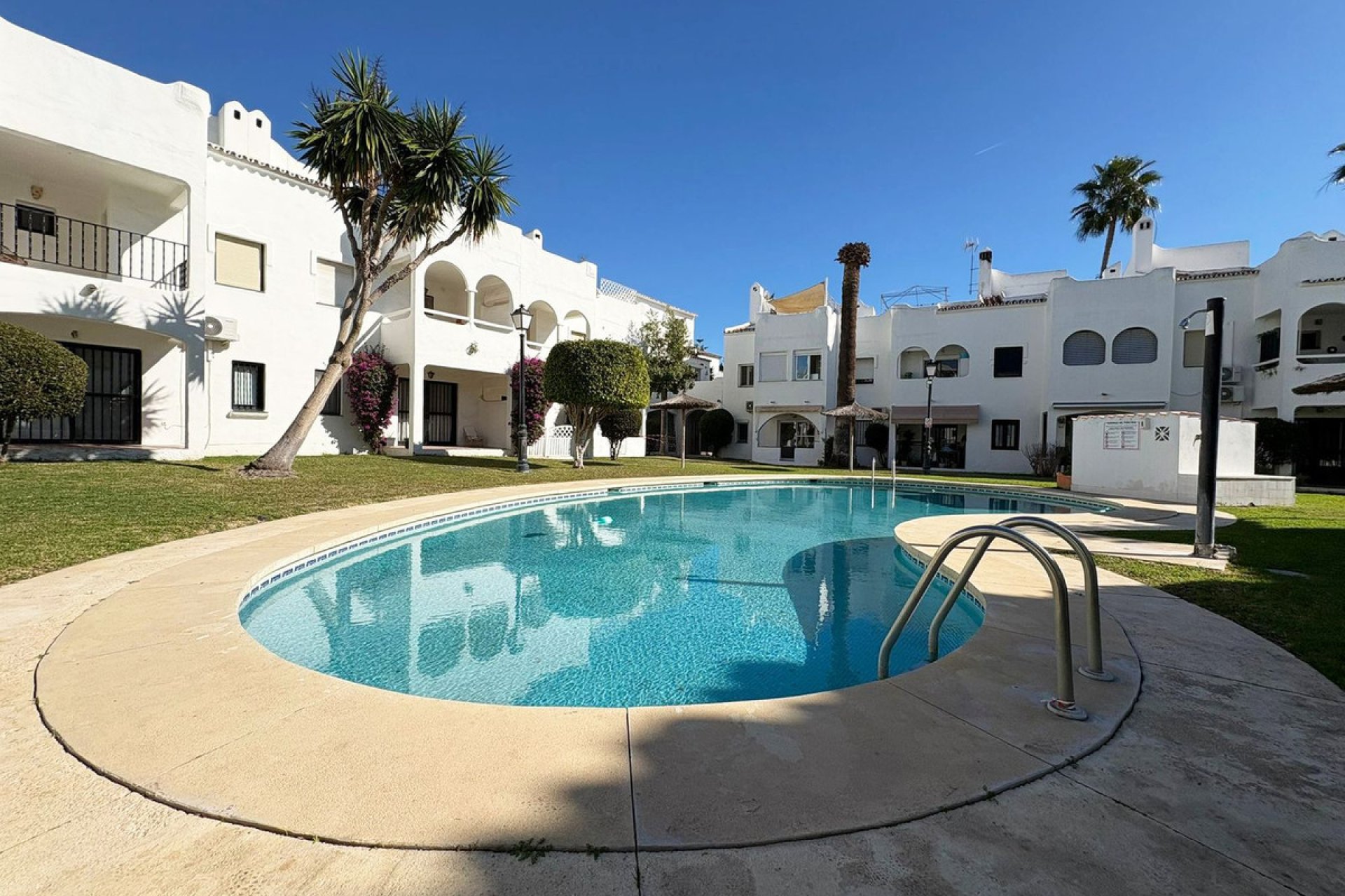 Resale - House - Semi-Detached House - Estepona - Bel Air