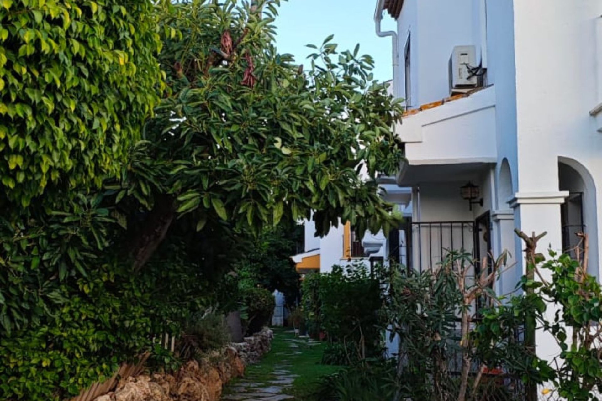 Resale - House - Semi-Detached House - Estepona - Bel Air