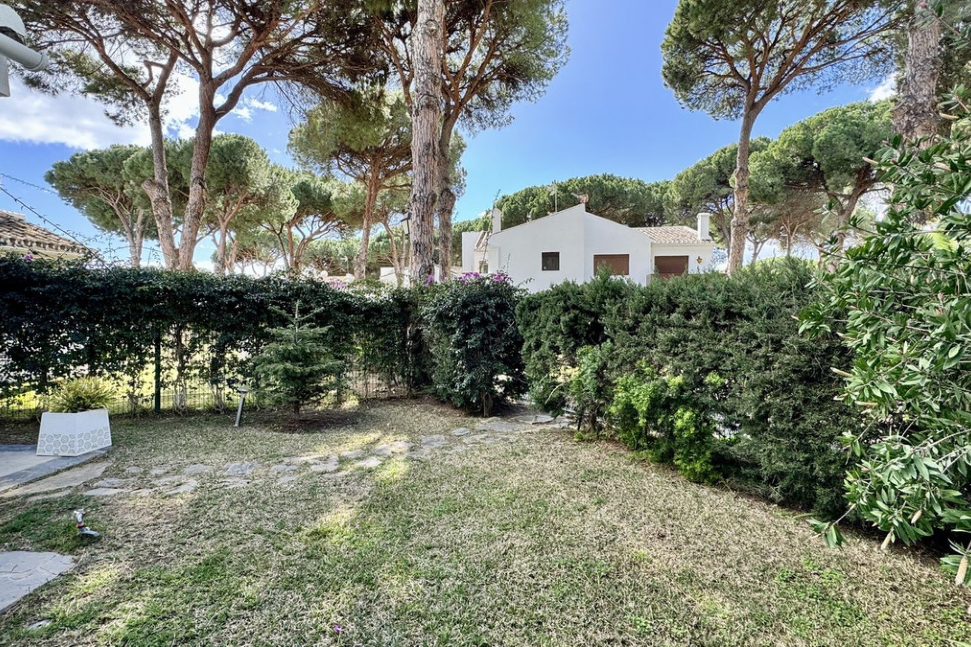 Resale - House - Semi-Detached House - Estepona - Benamara