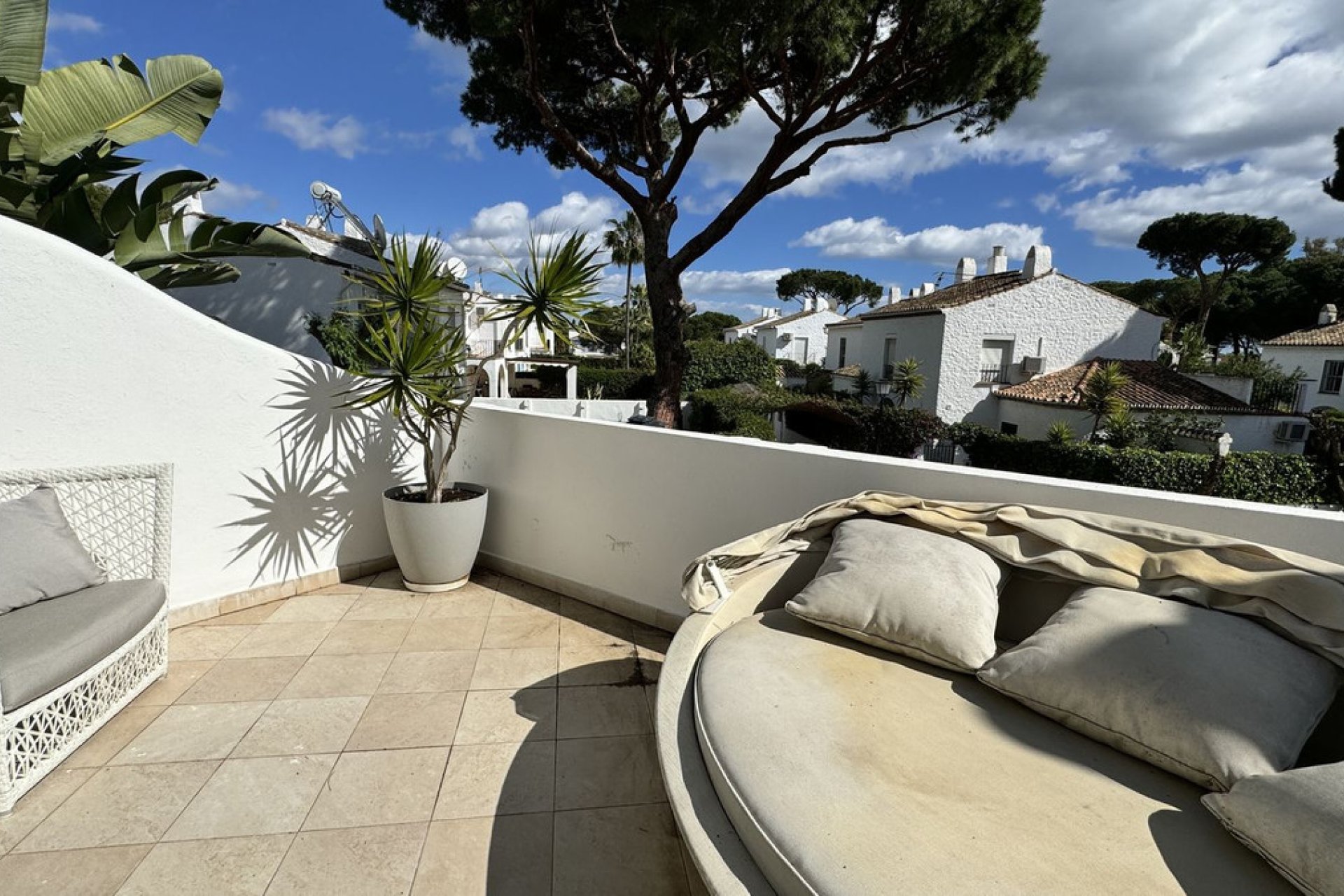 Resale - House - Semi-Detached House - Estepona - Benamara