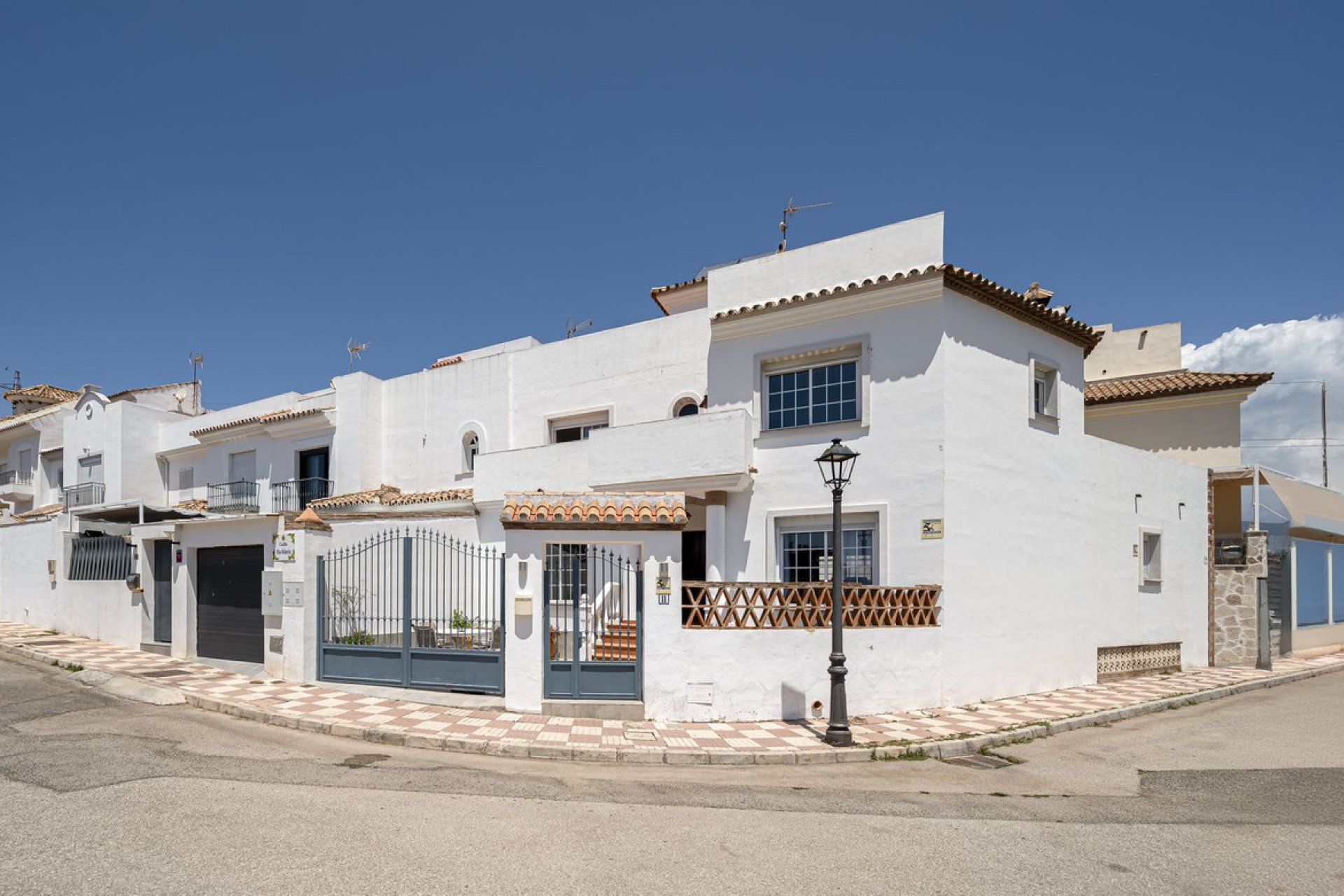 Resale - House - Semi-Detached House - Estepona - Cancelada