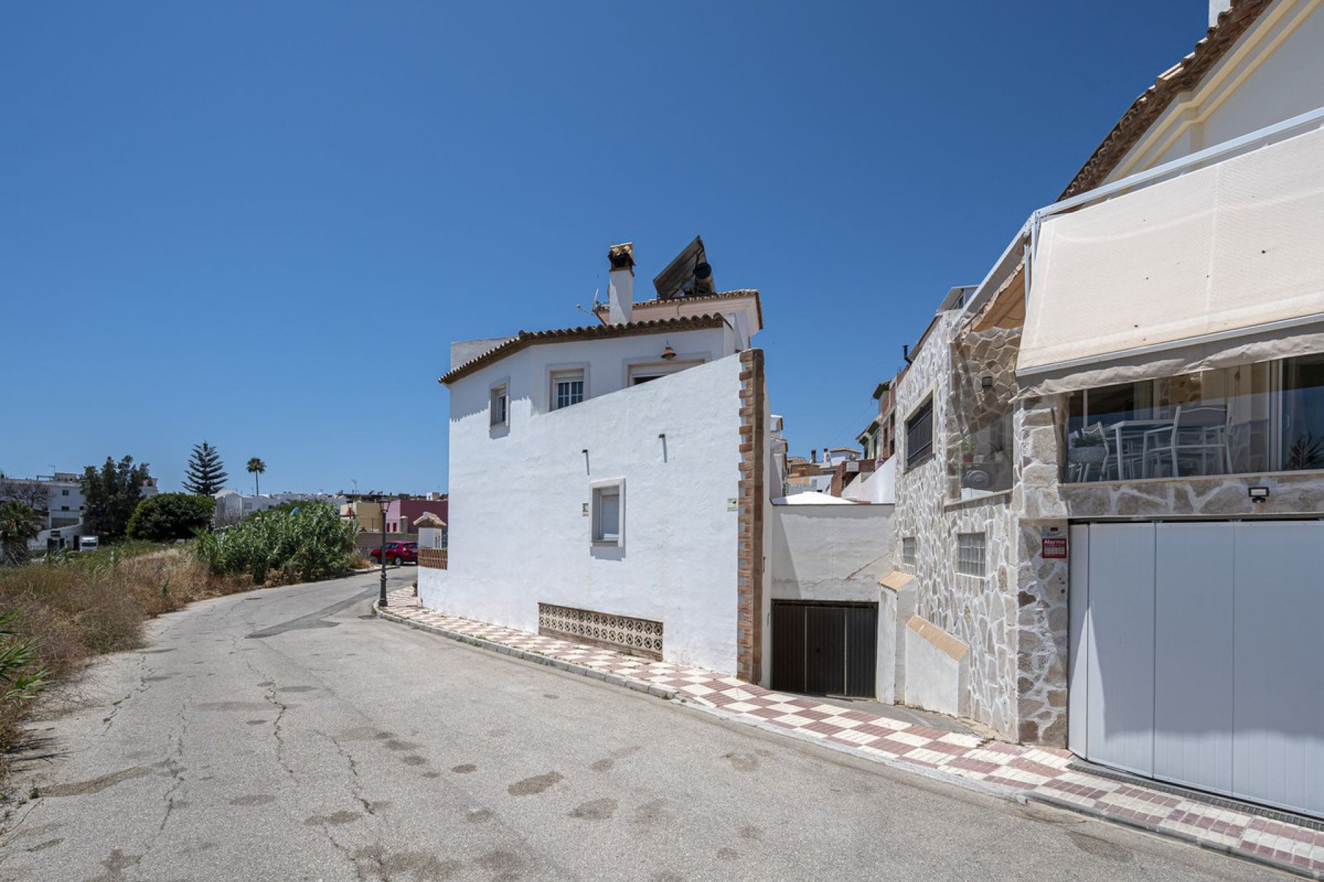 Resale - House - Semi-Detached House - Estepona - Cancelada