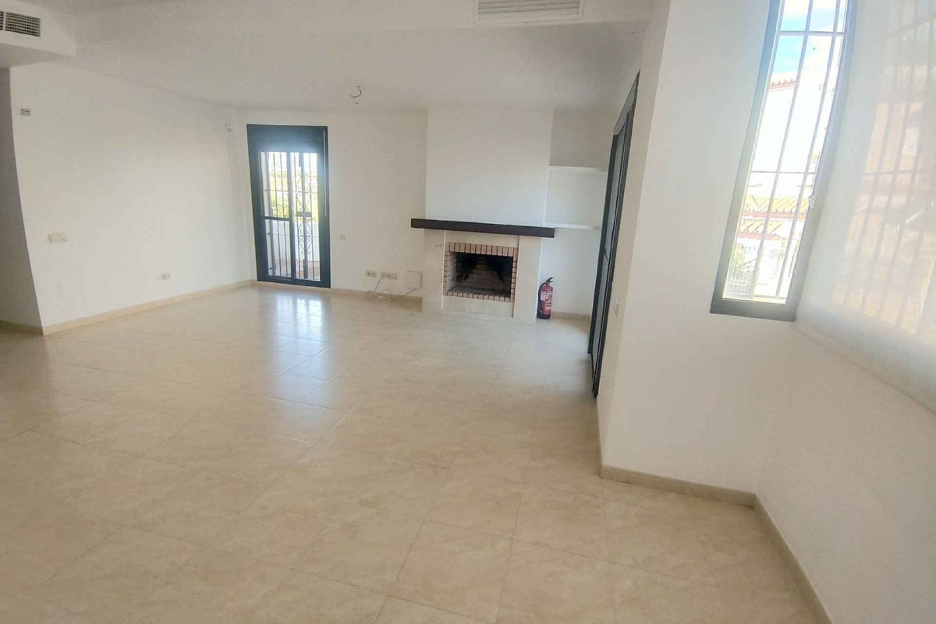 Resale - House - Semi-Detached House - Estepona - Cancelada