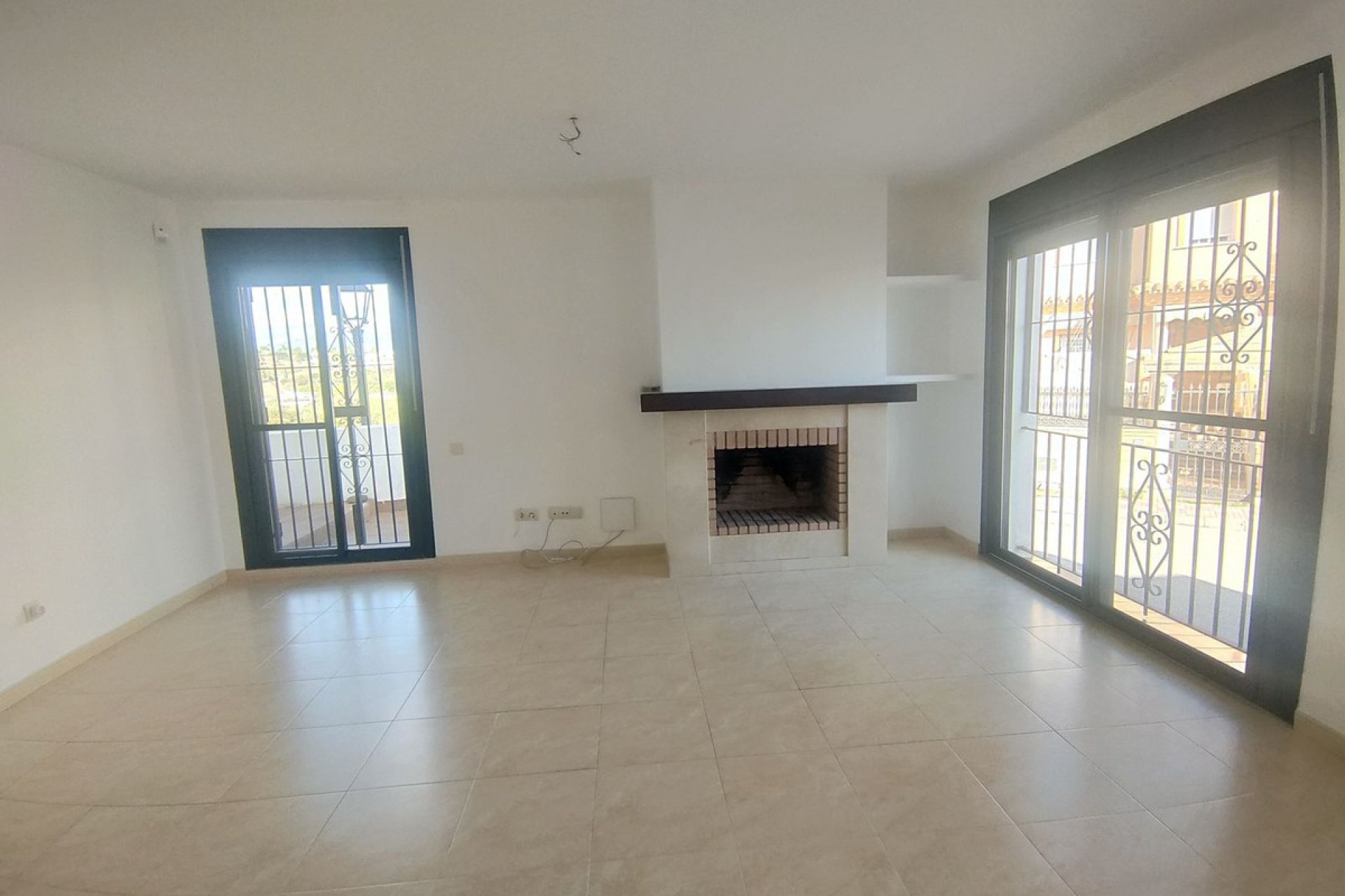 Resale - House - Semi-Detached House - Estepona - Cancelada