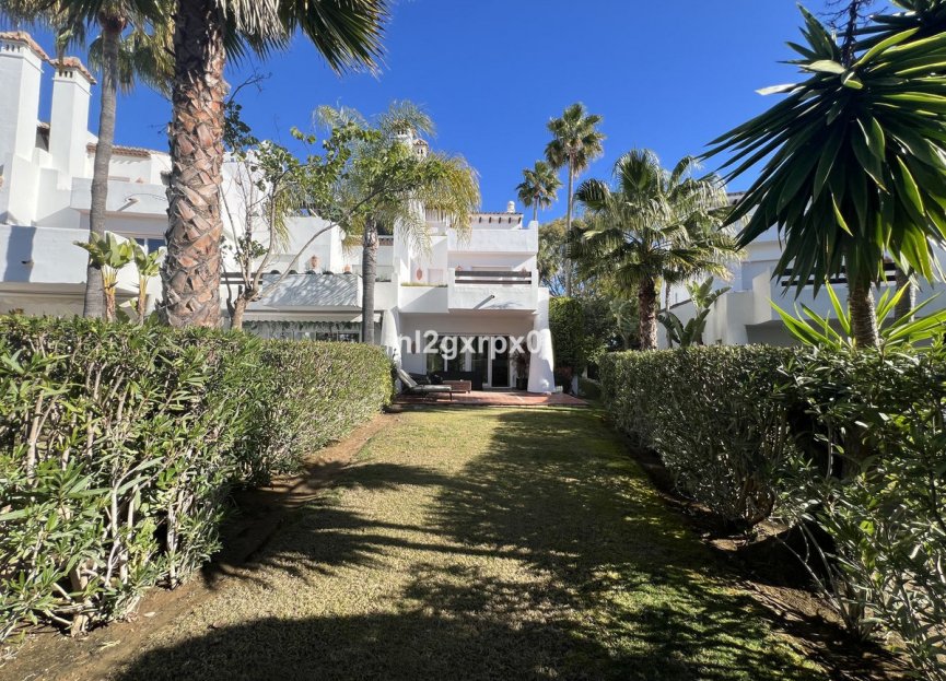 Resale - House - Semi-Detached House - Estepona - Costalita