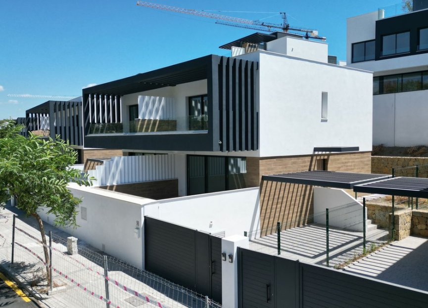 Resale - House - Semi-Detached House - Estepona - Estepona Centro