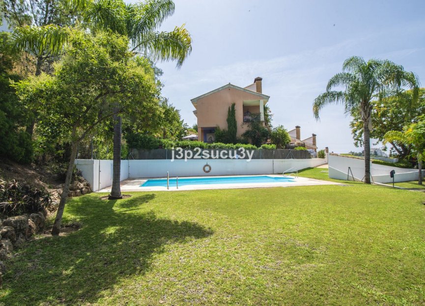 Resale - House - Semi-Detached House - Estepona - Estepona Centro