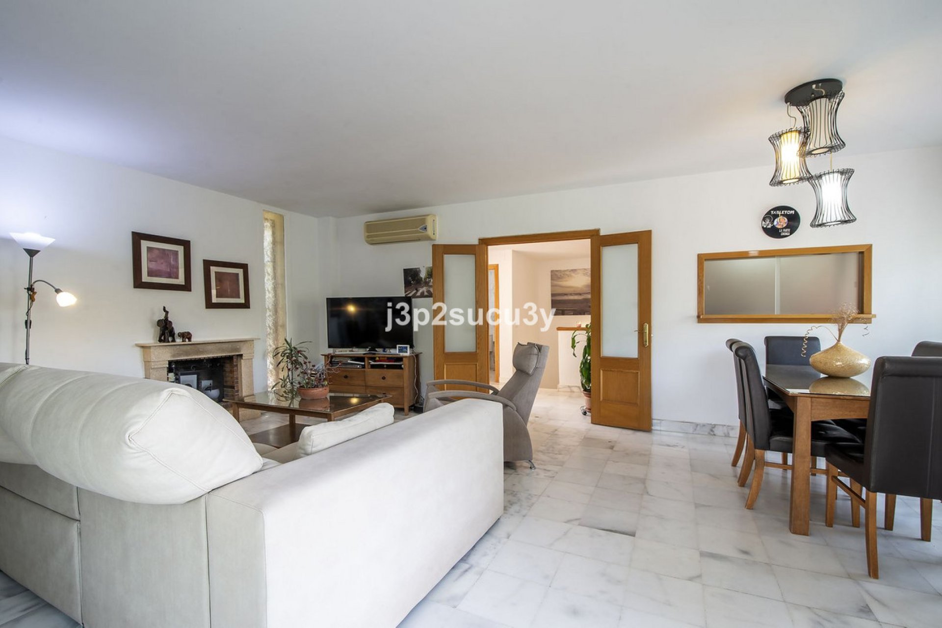 Resale - House - Semi-Detached House - Estepona - Estepona Centro