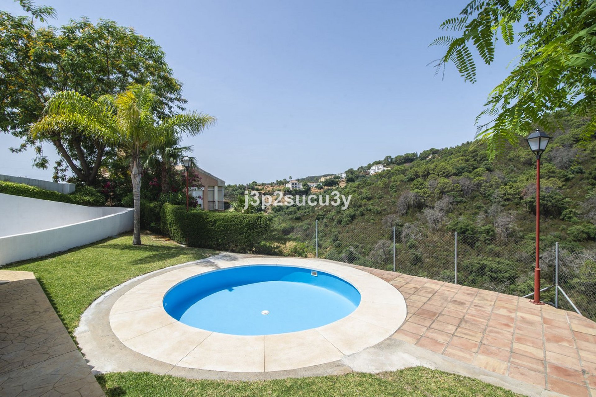 Resale - House - Semi-Detached House - Estepona - Estepona Centro