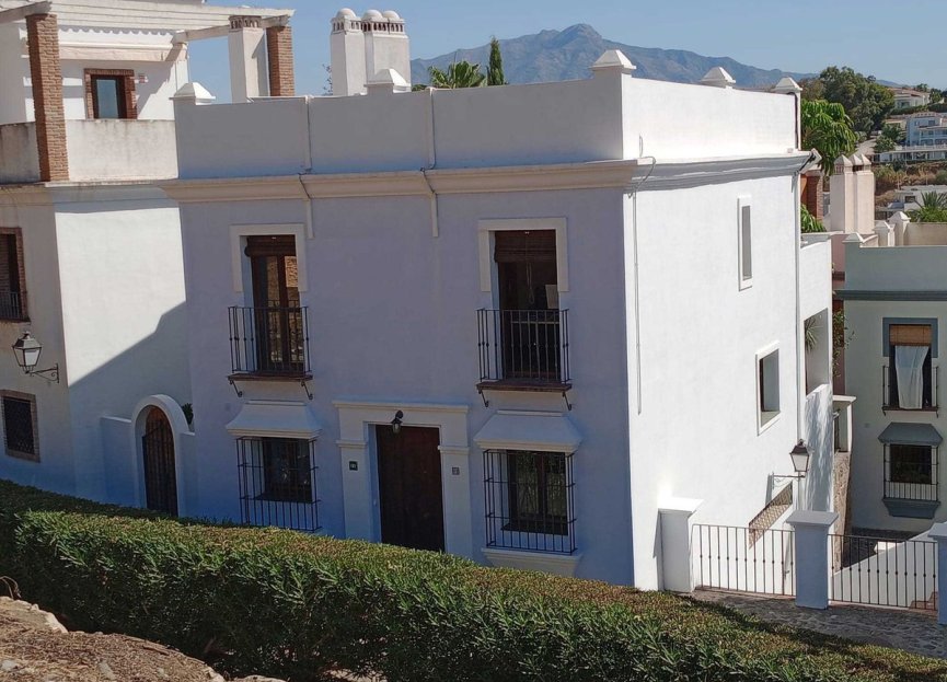 Resale - House - Semi-Detached House - Estepona - Estepona Centro