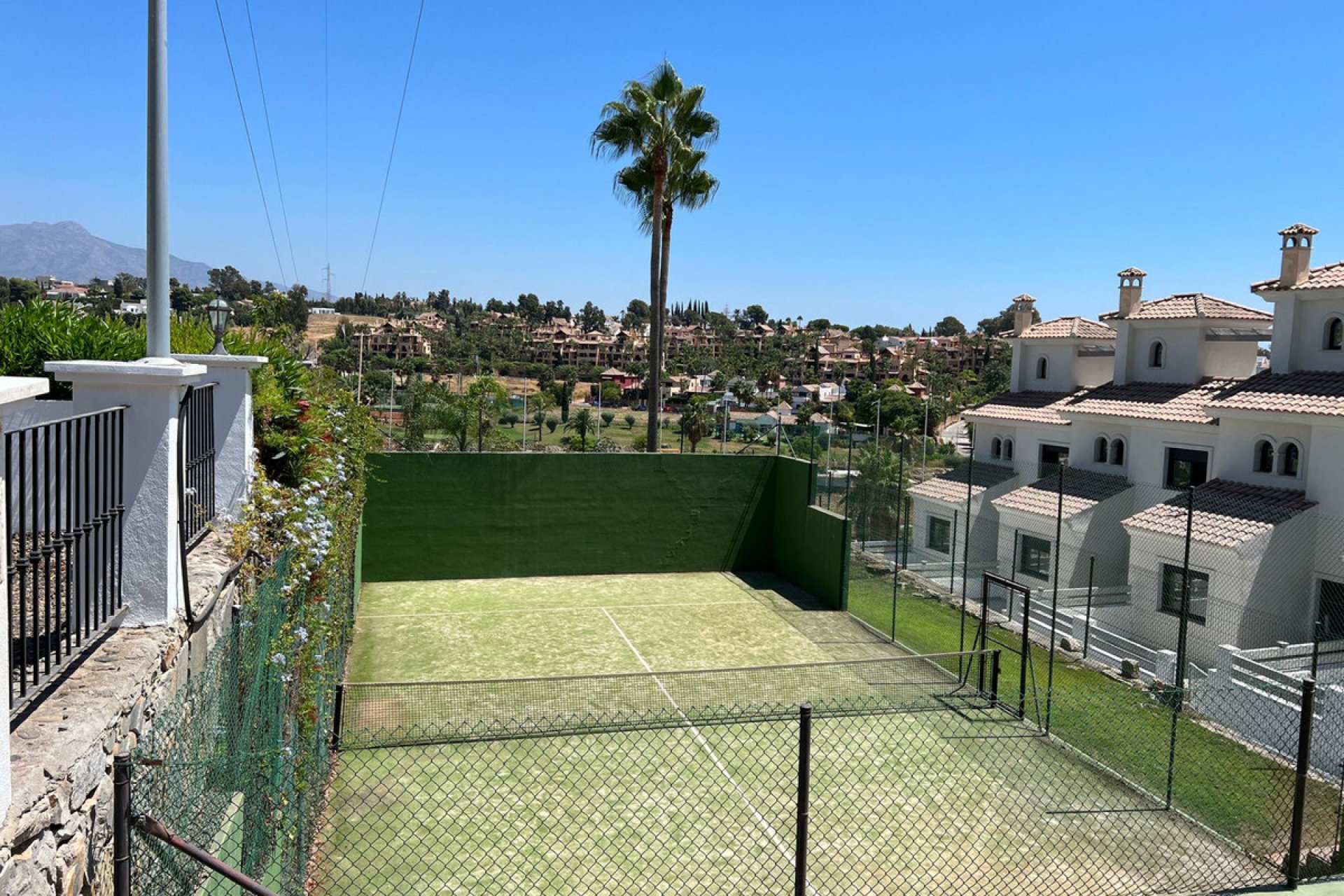 Resale - House - Semi-Detached House - Estepona - Estepona Centro