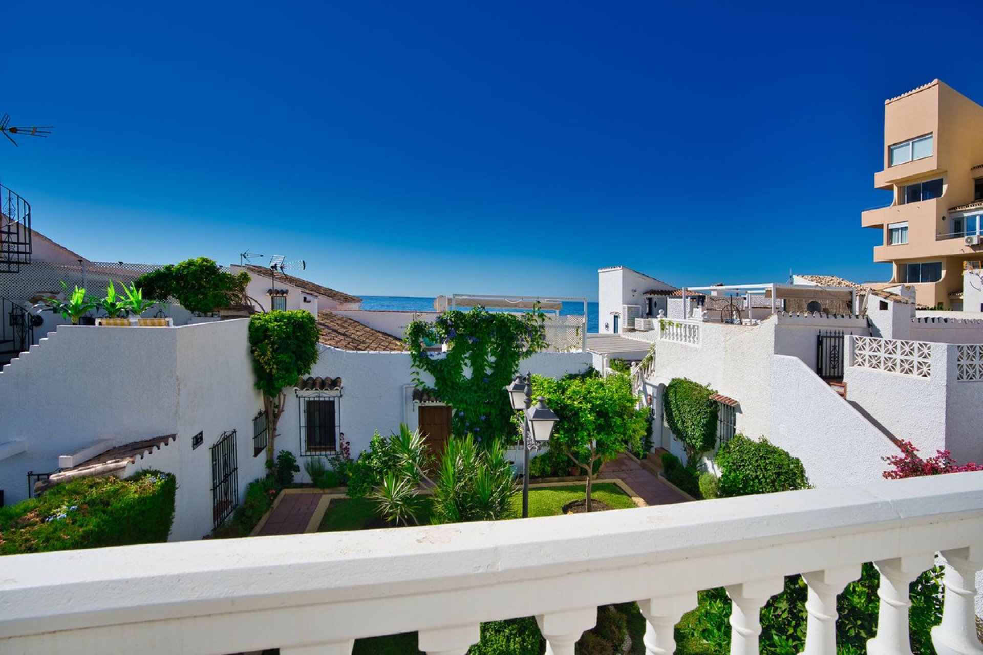 Resale - House - Semi-Detached House - Estepona - Estepona Centro