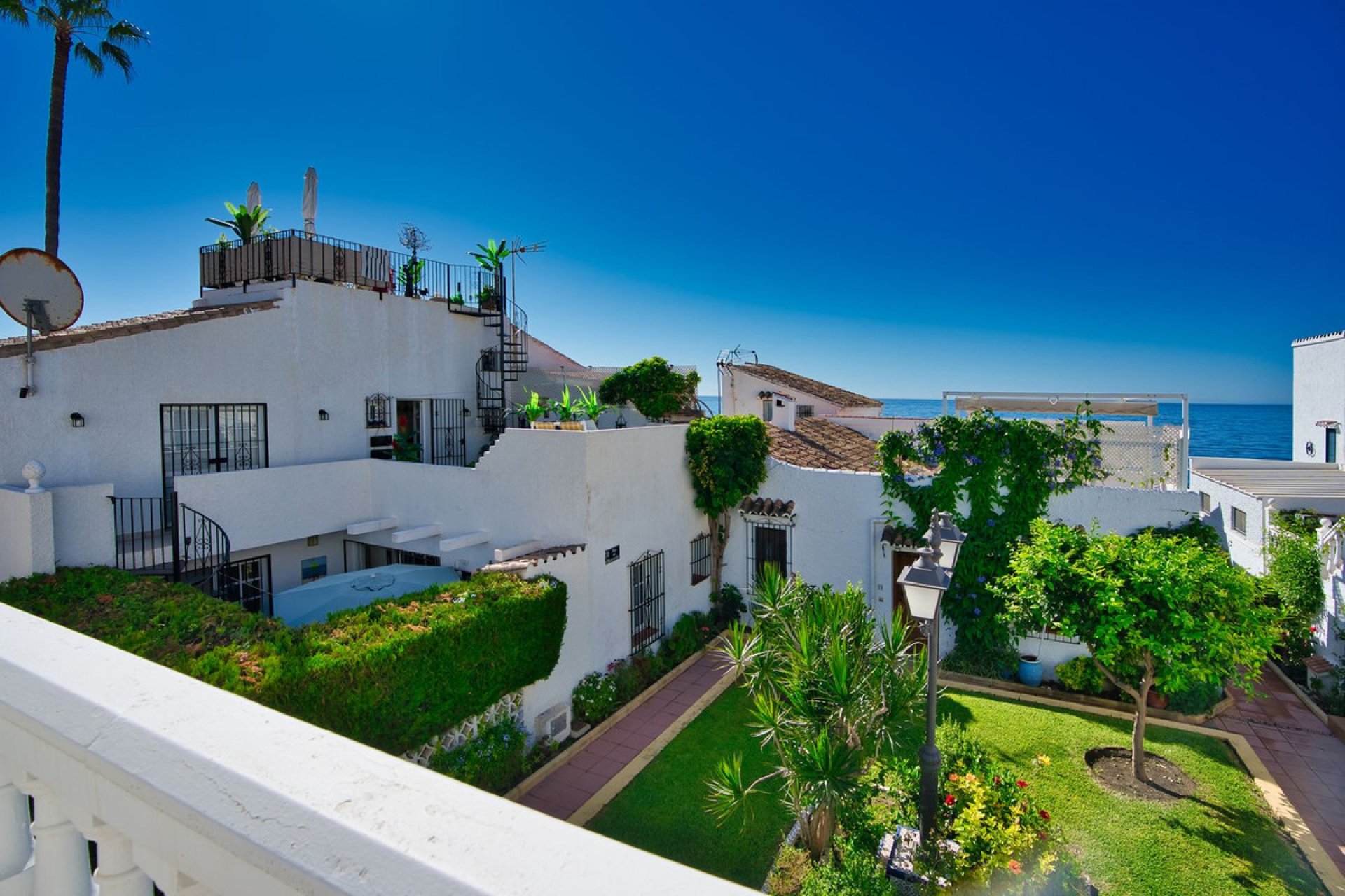 Resale - House - Semi-Detached House - Estepona - Estepona Centro