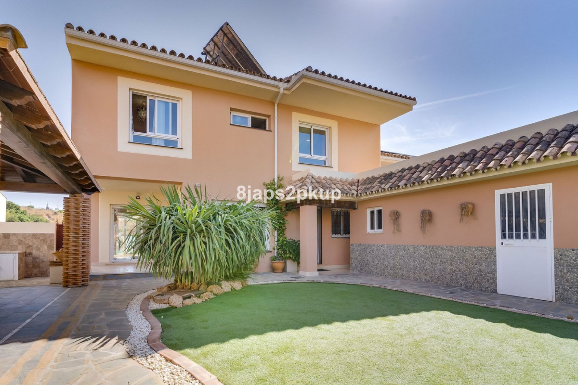 Resale - House - Semi-Detached House - Estepona - Estepona Centro