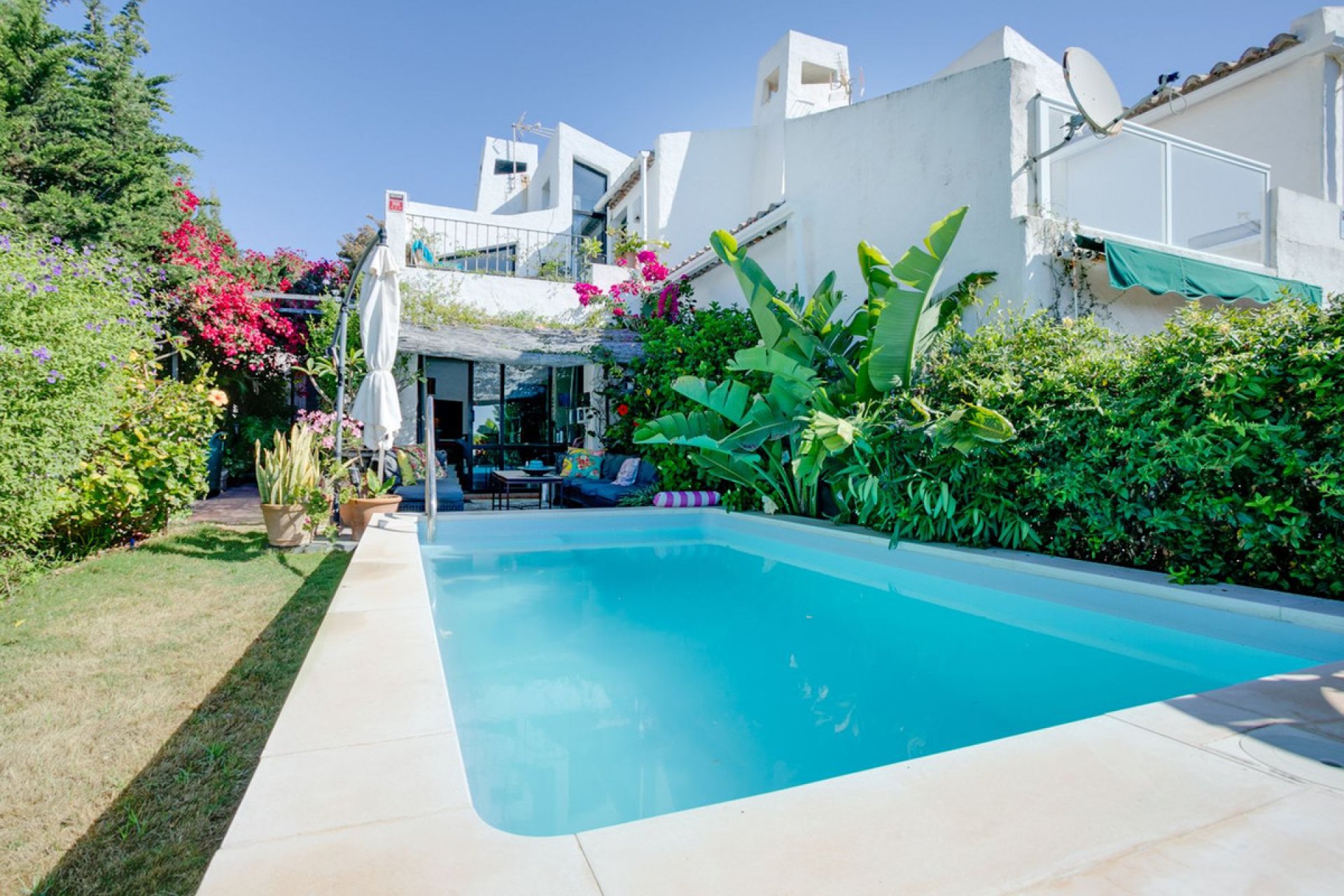 Resale - House - Semi-Detached House - Estepona - Estepona Centro