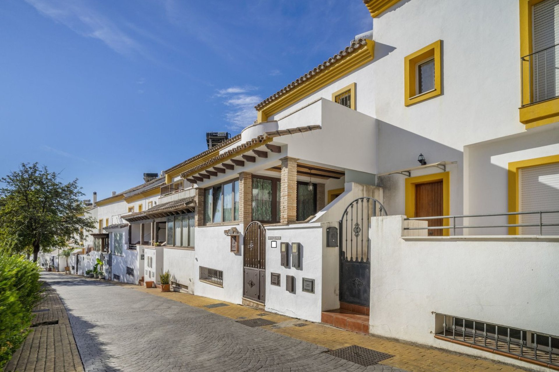 Resale - House - Semi-Detached House - Estepona - Estepona Centro