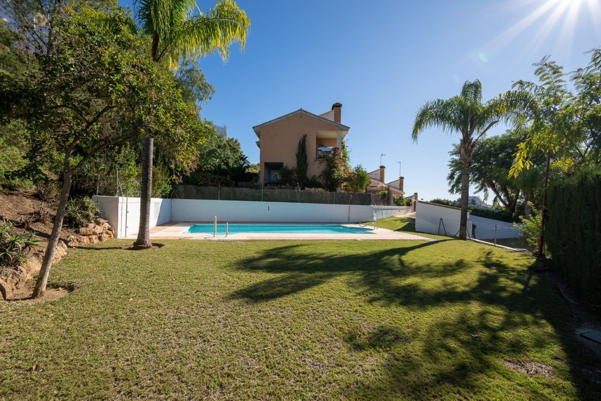 Resale - House - Semi-Detached House - Estepona - Estepona Centro