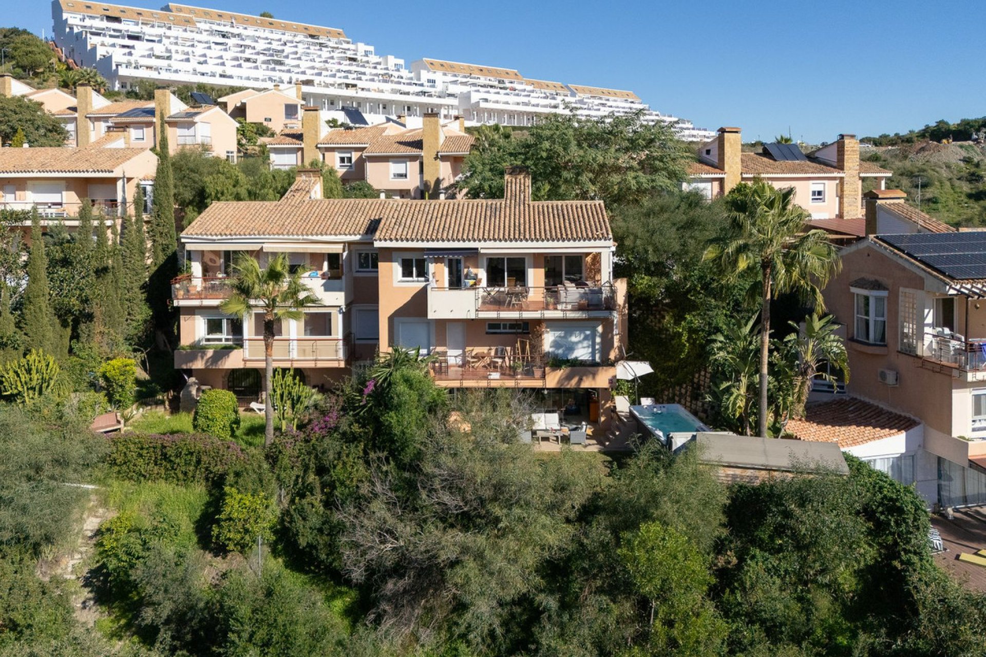 Resale - House - Semi-Detached House - Estepona - Estepona Centro